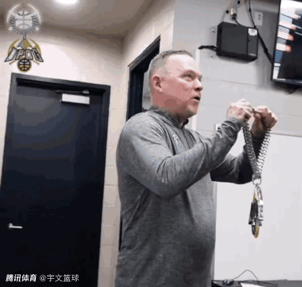 九游游戏下载平台 Doinb迎来三赛季出色发挥，法国队观众热烈欢呼！全场沸腾不已