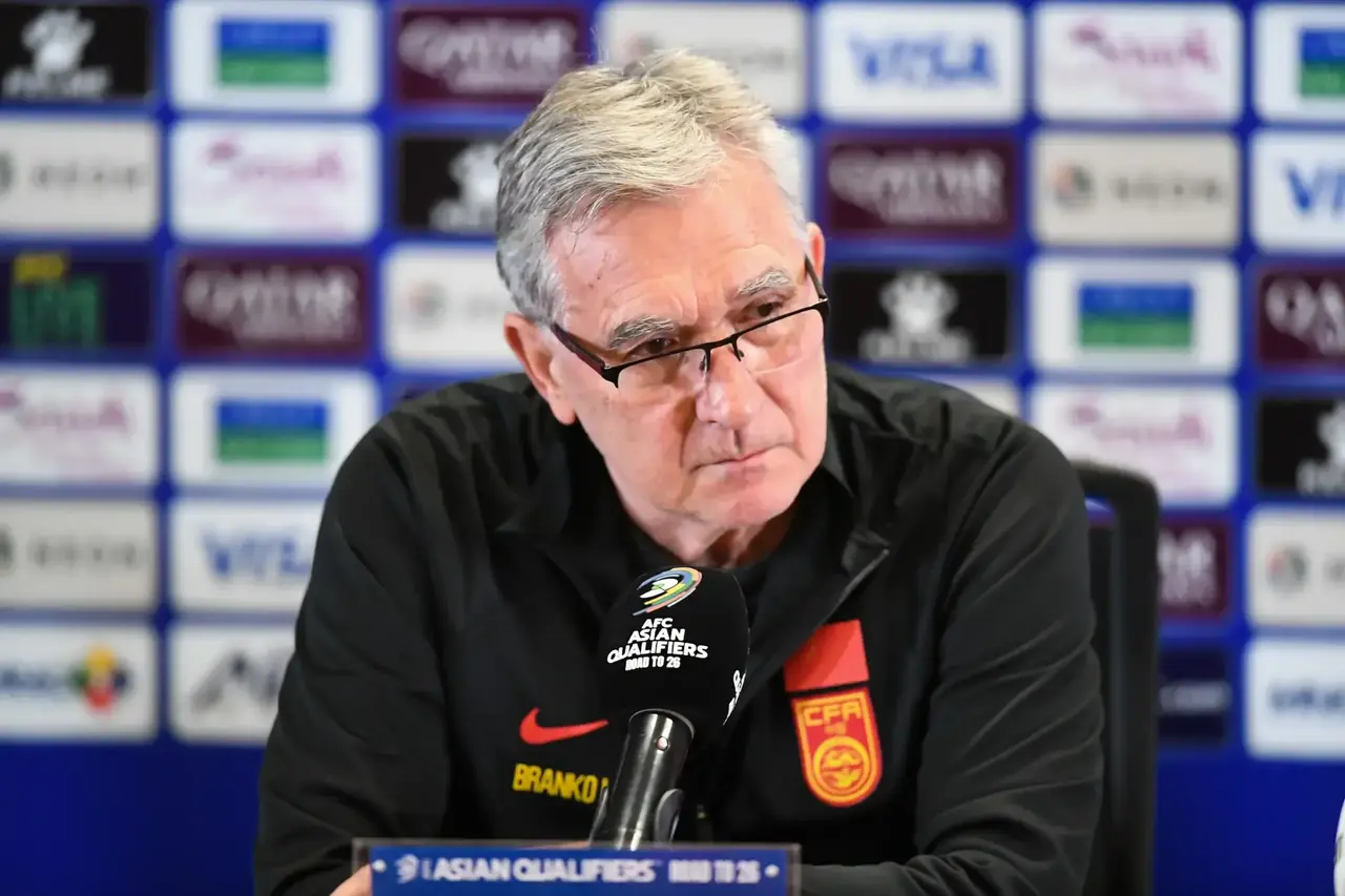 九游手游下载南特发布备战花絮；赛后战术微调；世预赛任务艰巨；球探报告显示潜力的简单介绍