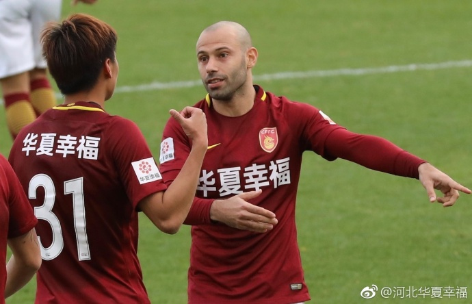 关于今晚瓦伦西亚调整名单以备中超,战术微调环节打磨,质疑声仍在,临场指挥获称赞的信息 关于今晚瓦伦西亚调整名单以备中超,战术微调环节打磨,质疑声仍在,临场指挥获称赞的信息