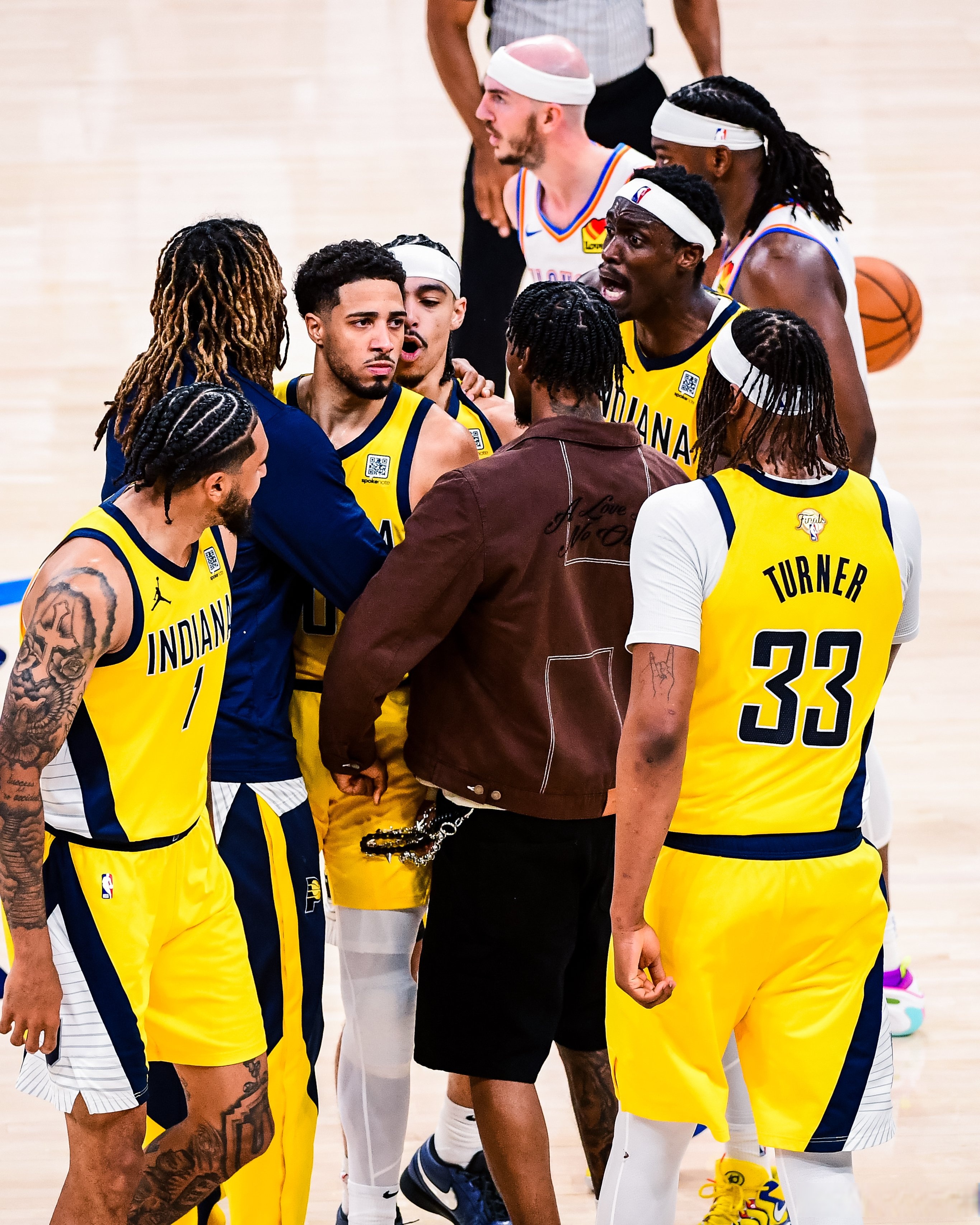 九游游戏下载平台关于印第安纳步行者训练开放日；赛后复出首秀引欢呼；欧联在即；资深球员宣示担当的信息